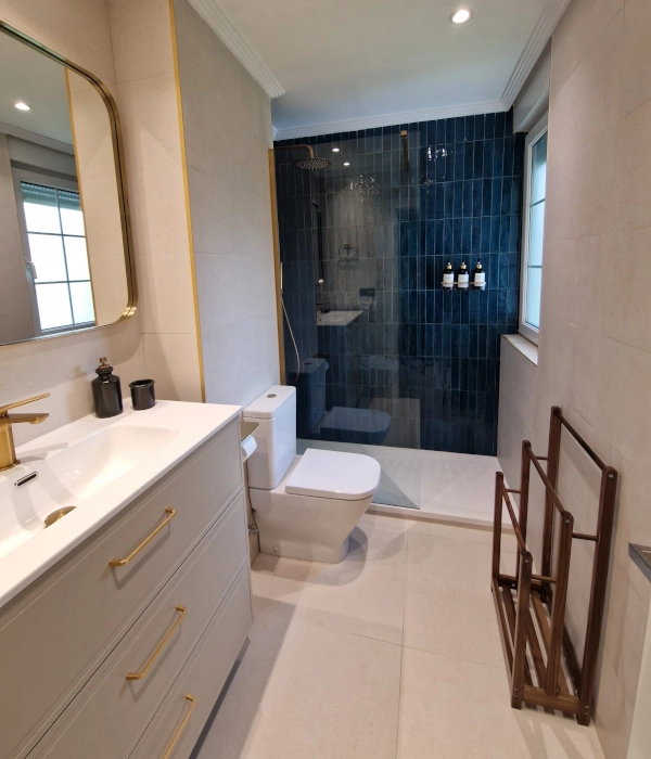proyectos comercial pocholo baño azul 03